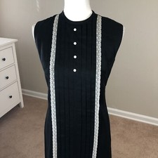 Vintage 60s Dress Womens Size Small Black Sleeveless Shift Tuxedo Pleats Lace