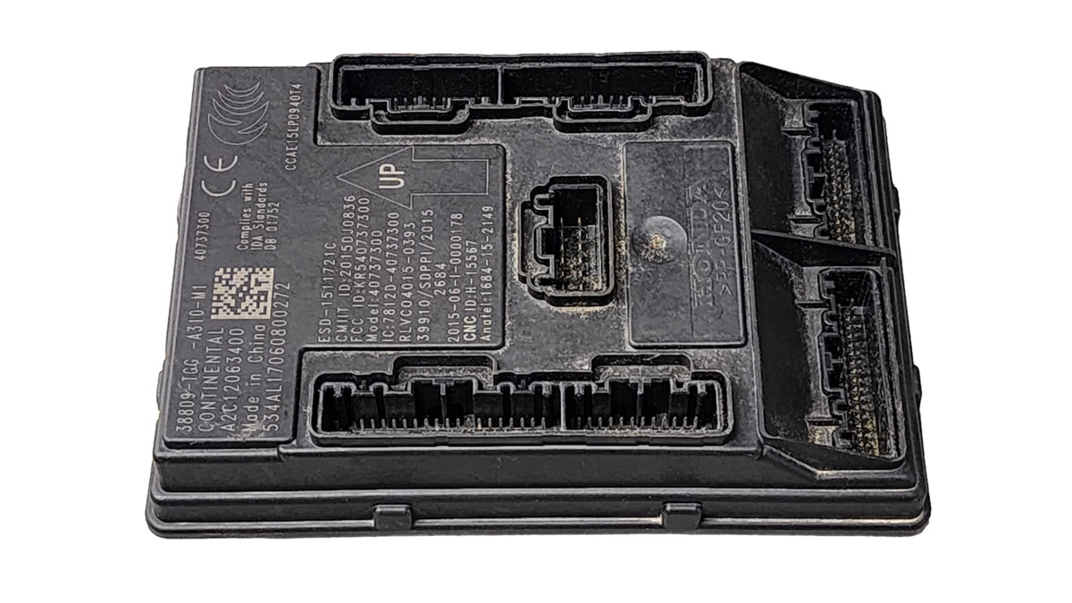 HONDA BCM BODY CONTROL MODULE # 38809-TGG-A310-M1 # 40737300 USED 