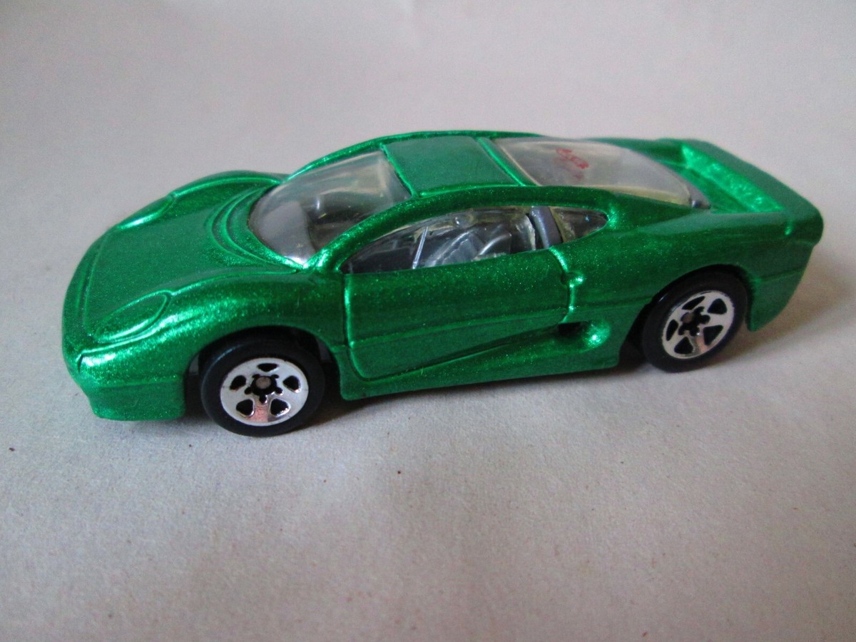 1992 Hot Wheels Jaguar XJ220 Sports Car #445 Malaysia 1/64 1992 Hot Wheels Jaguar XJ220 Sports Car #445 Malaysia 1/64