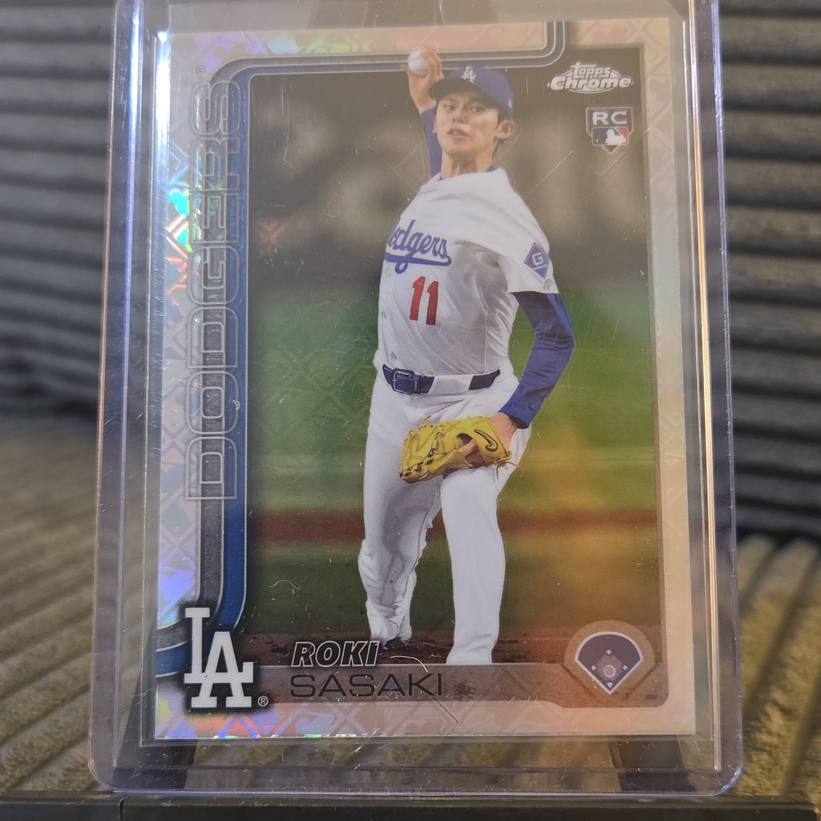 Topps 2025 Chrome Logofractor Roki Sasaki Rookie #217 Los Angeles Dodgers