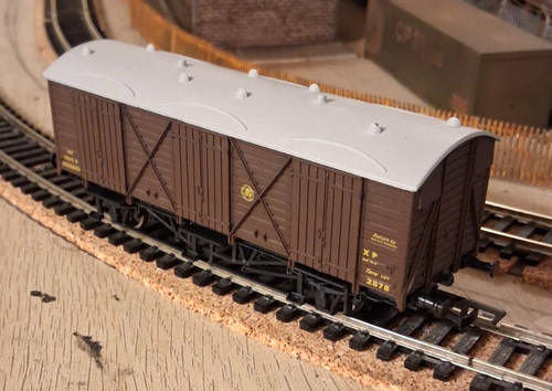 Dapol GWR 10T Brown Fruit Box Van Wagon - No.2878 - OO Gauge - Unboxed | Condition: Used