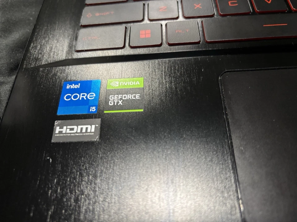 Portátil delgado MSI GF63 11SC-693 15,6" HD 1 TB, Intel Core I5 11ª generación, 12 GB de RAM Foto 2 de 4