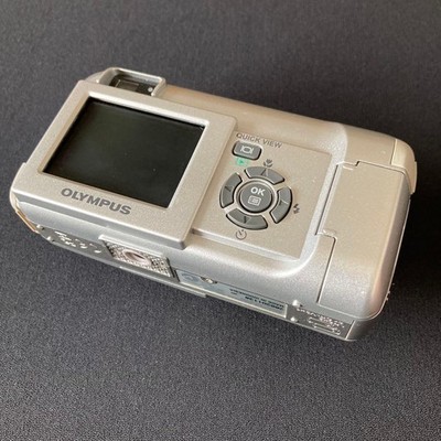 Olympus Camedia X-200 Compact Digital Camera CCD Sensor Tested