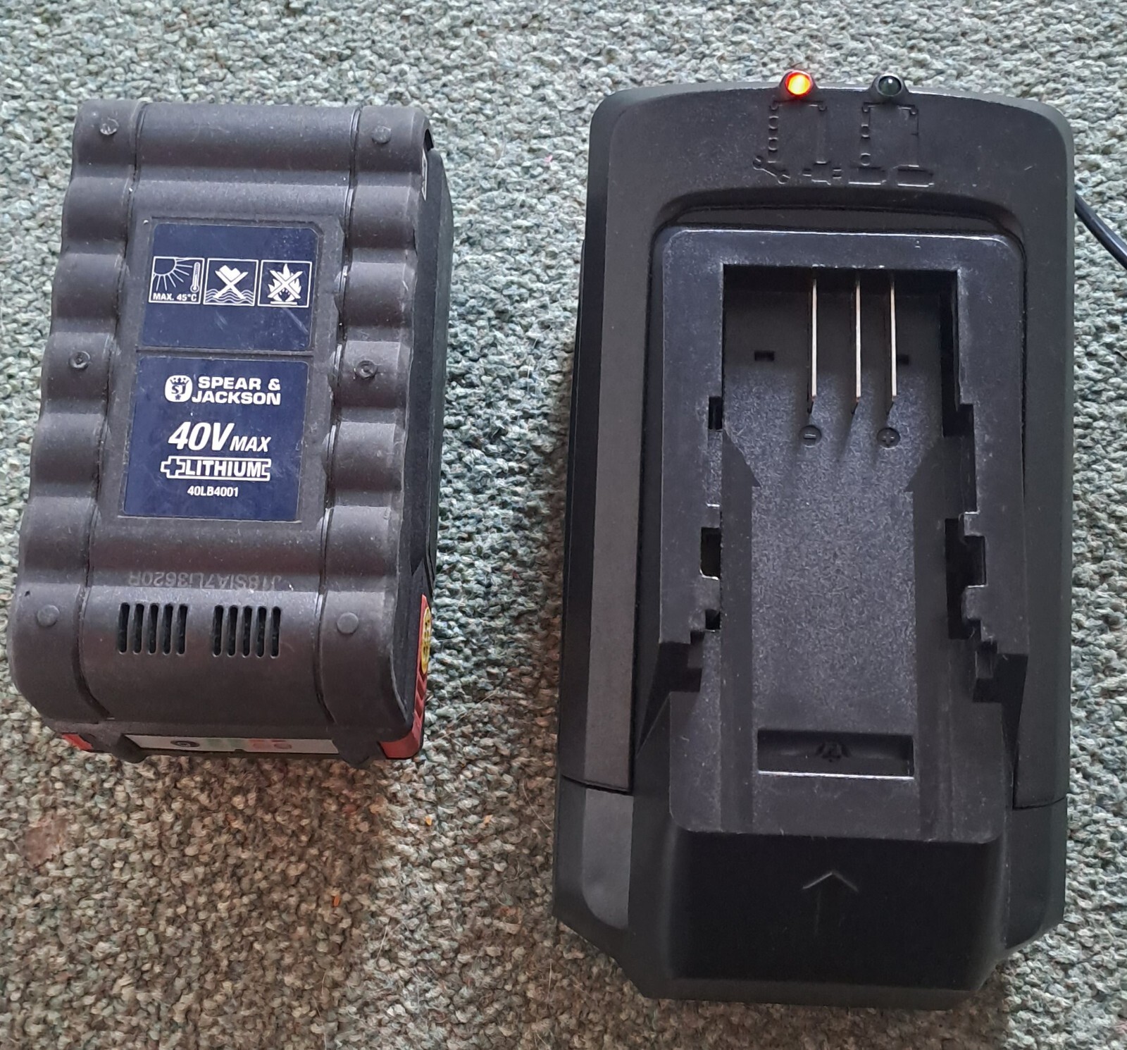 Spear & Jackson 40V Battery Charger 40LFC15 with battery eBay
