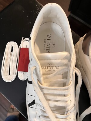 【関税＆送料込み】Valentino Garavani White And Red Leather Luxury sneakers for men - Valentino VL7N white and red
