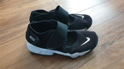 kids nike rift trainers