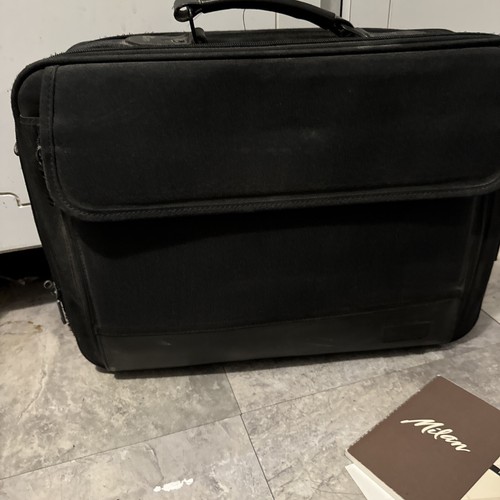 Fujitsu Milan Laptop FPC91-0010-00 - W/ Manual No Hdd Works - Picture 15 of 15