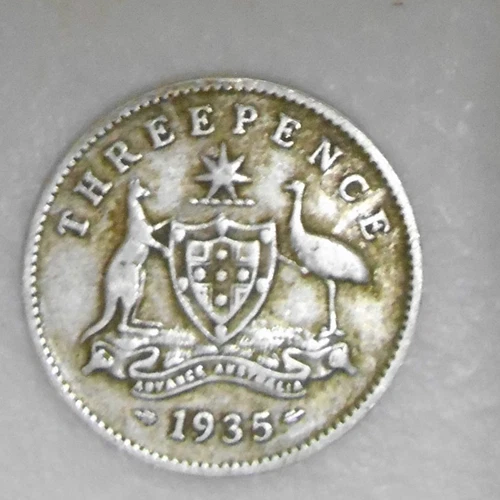 1935 3d  Australian Silver THREEPENCE 3d  KING GEORGE V  (very Nice)