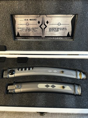 Ahsoka Tano Legacy Lightsaber Hilt Limited Box Set Star Wars