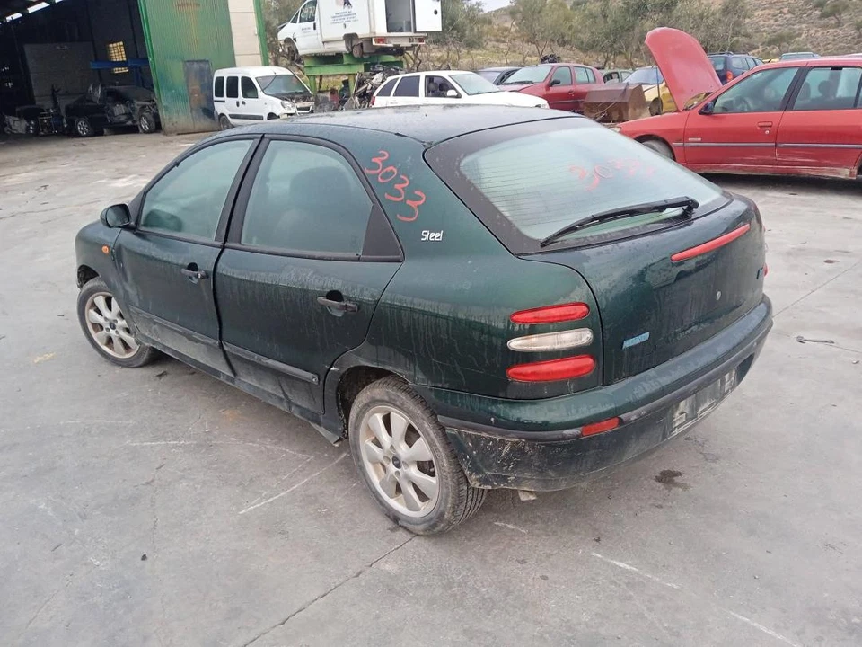 Enjoliveur Inf Feu Arriere Gauche pour FIAT BRAVA (182) 2001 223447 - Photo 3/4