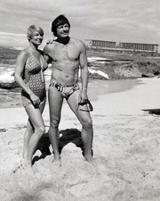 Death Wish 1974 Charles Bronson Hope Lange in swimwear on beach 8x10 inch photo