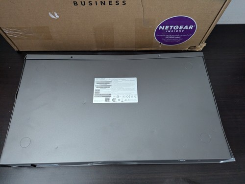 NETGEAR GS728TPv2 24 PORT SMART MANAGED GIGABIT PoE+ SWITCH 4 x SFP Spare/Repair - Picture 5 of 12