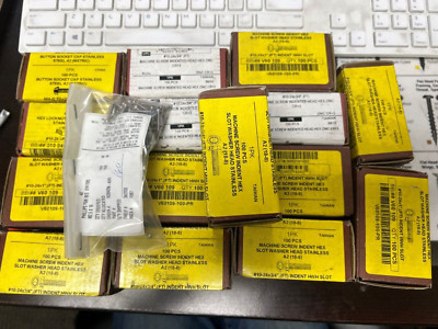 (Qty 1660 PCS) Miscellaneous Clearance Machine Screws Stainless Steel / Zinc