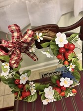 Wreath Collectible Sherry And Strawberry. Size Circumference 11”x 11” X4” H