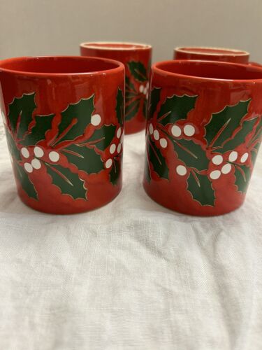 Waechtersbach Set of Four Ceramic Mugs Red Christmas Holly Germany - Picture 3 of 4