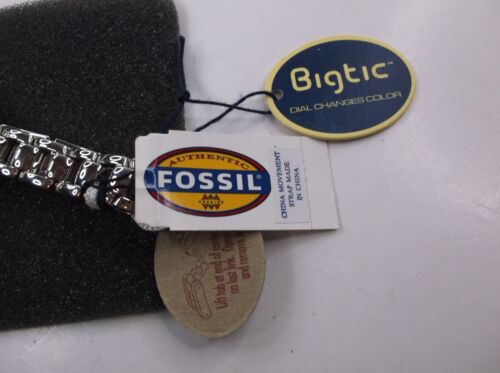 Fossil Watch Womens 33mm Big Tic Purple Silver Tone 30M WR JR 9573 New in Tin - Picture 3 of 13