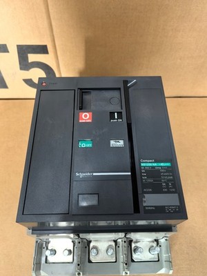 33446 Schneider MCCB Compact NS1250 NA 1250A 3P with electric operate mechanism