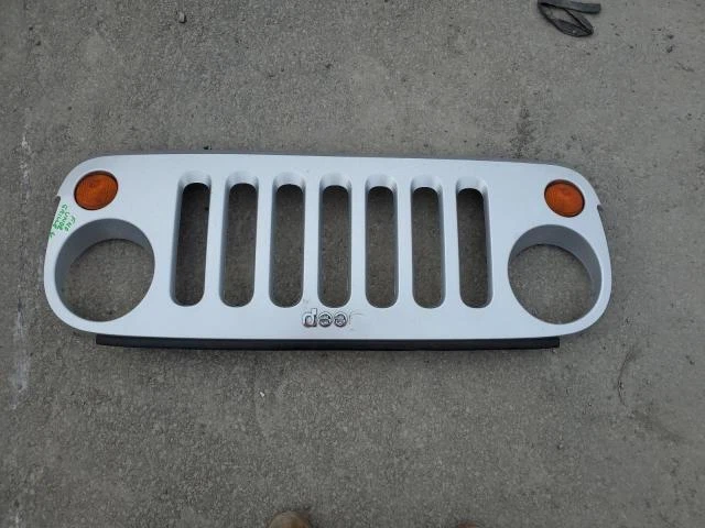 Jeep Wrangler 2008 puerta trasera derecha plateada OEM 465211 - 183 k millas Foto 3 de 4