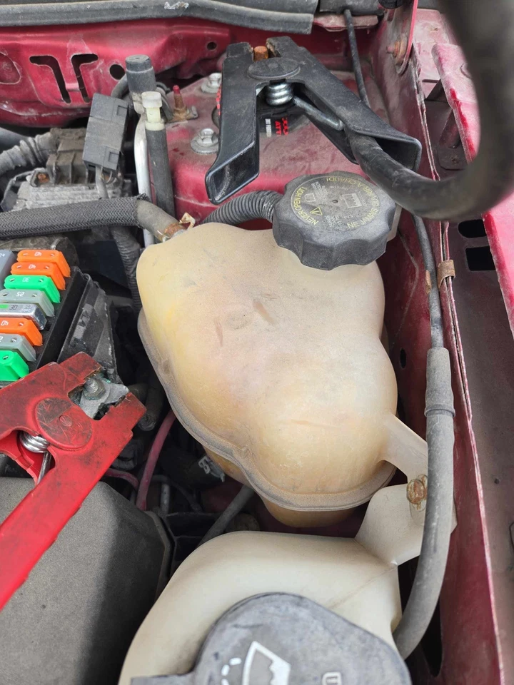 Used Engine Coolant Reservoir fits: 2006 Pontiac Torrent Grade A Foto 2 de 4