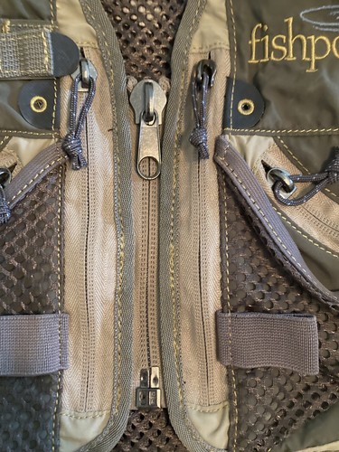 Fishpond Flint Hills Fly Fishing Vest /Youth /One Size /Adj Straps 8 Zip Pockets - Picture 7 of 12