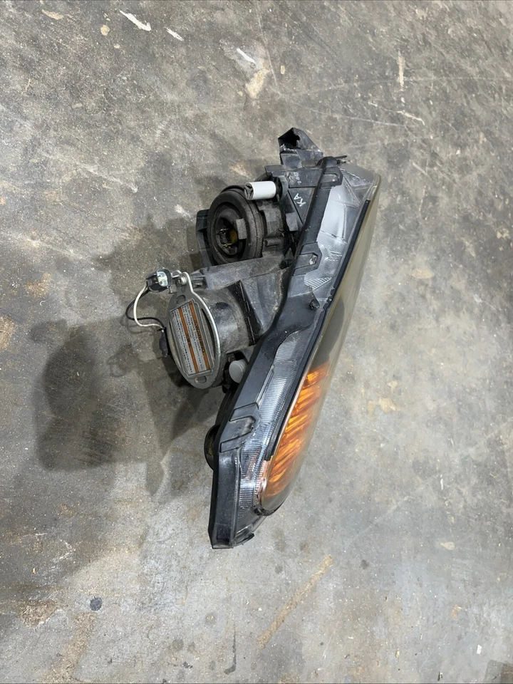 2001-2009 Honda S2000 AP2 Right Passenger Headlight W/ AP1 HID ballast INCLUDED - Image 3 of 4