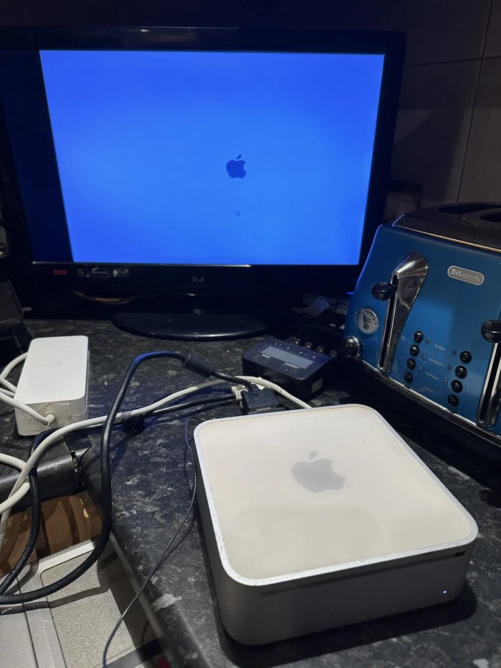 Apple Mac Mini A1176 Intel Core 2 Duo 2GHz 1GB Ram 120GB DVDRW BLUETOOTH + Psu - Image 2 of 4
