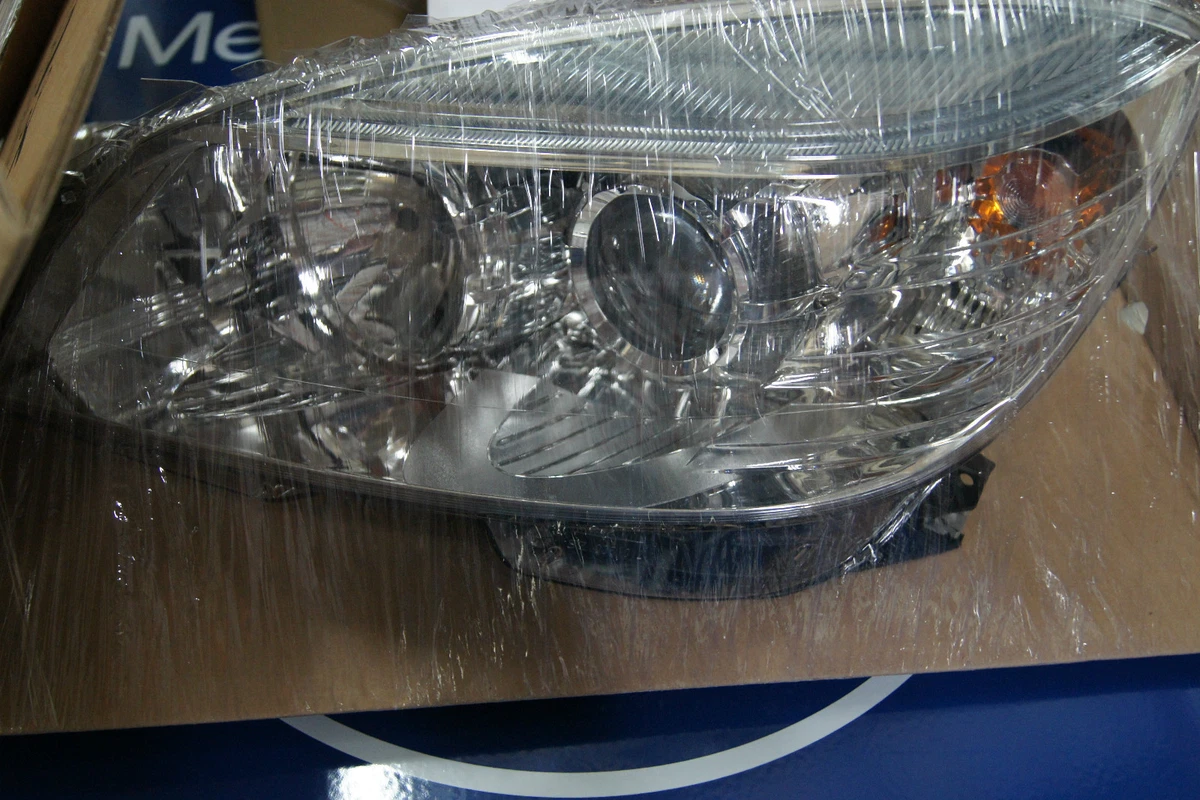 MB New Genuine Headlight C300 C350 C63 Left Driver Side Headlamp  