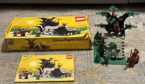 LEGO Castle: Camouflaged Outpost (6066) - 4 Minifigs & Horse, Box, Instructions