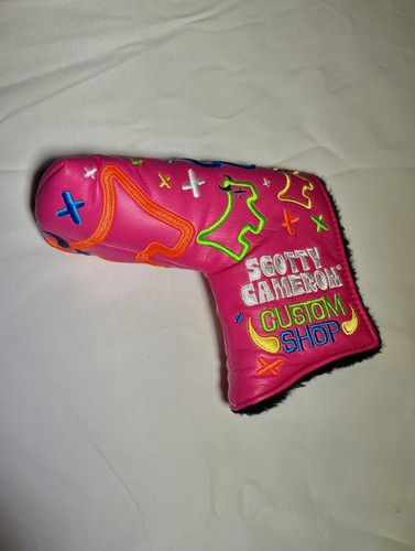 Scotty Cameron 2026 Custom Shop Neon Junkyard Dog Pink Blade Putter Headcover
