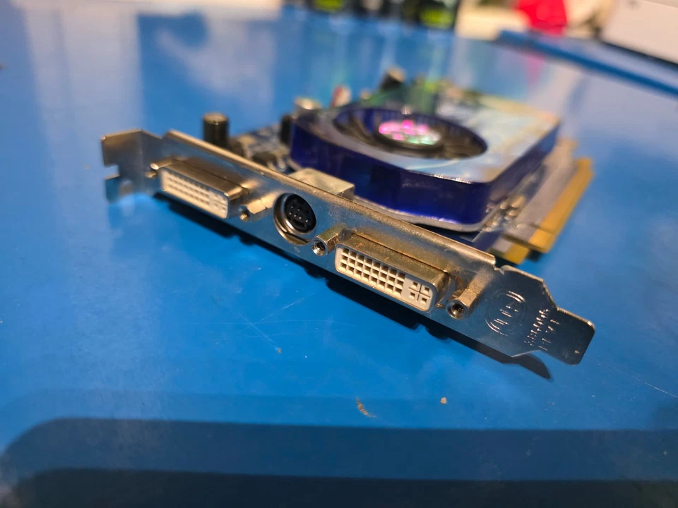 Sapphire ATI Radeon HD 2600 Pro 512 MB DDR2 PCI Express x16 Video Card - Image 2 of 2