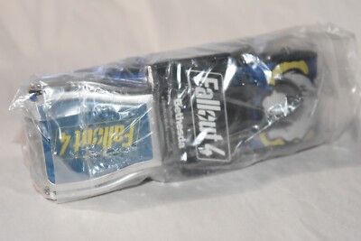 NWT Fallout 4 Bethesda Bioworld Crosscheck Flightbelt belt