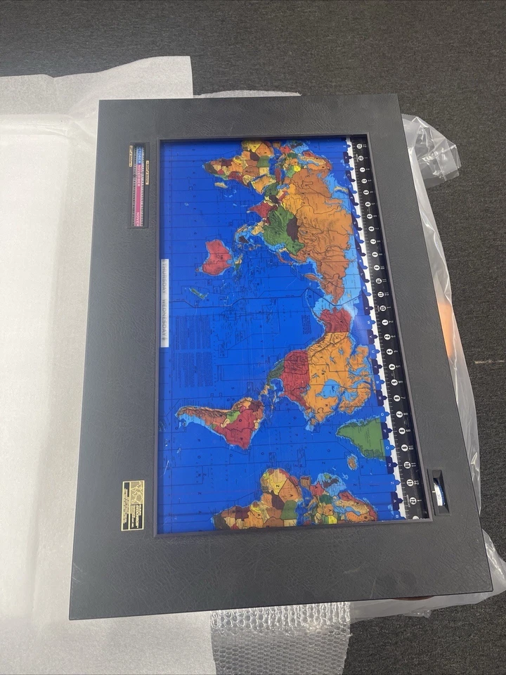 Geocron Kilburg original con acabado laminado de Geochron Incorporated Foto 2 de 4