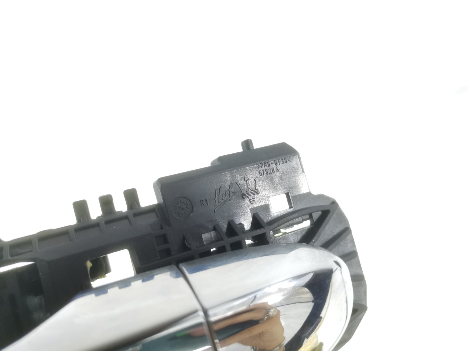 17-20 MASERATI Levante FRONT RIGHT PASSENGER DOOR HANDLE ACTUATOR LOCK 670101181