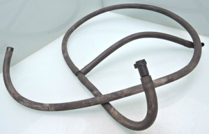 VW BORA / WASCHWASSERDÜSE SCHEINWERFER SCHLAUCH / vorne / STOßSTANGE (XT18)