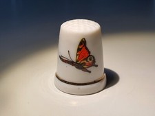 Porzellan Fingerhut Schmetterling fliegend Rot