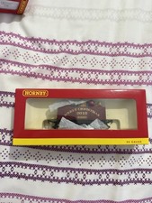 Hornby 00 Gauge 7-Plank Wagon Christmas 2016 R6777