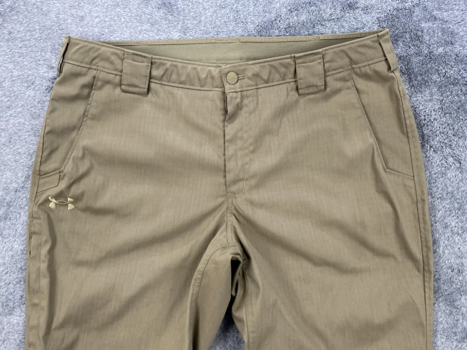 Calça Under Armour Masculina 40x32 Cáqui UA Storm Ripstop Bolsos com Zíper Externo Caminhada - Imagem 2 de 4