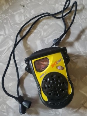 Hasbro Tiger Electronics  Hit Clips Britney Spears ''You Dive Me Crazy'' + Boombox