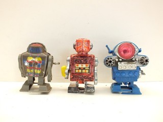 X 3 ROBOT VINTAGE ANNI 80 NON TESTATI VENDUTI COME RICAMBI RIPARAZIONI (R5)