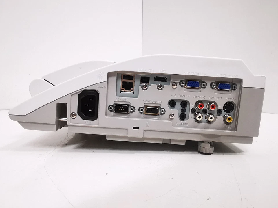 Hitachi CP-AW2519N Ultra short throw projector - UK - Image 3 of 4