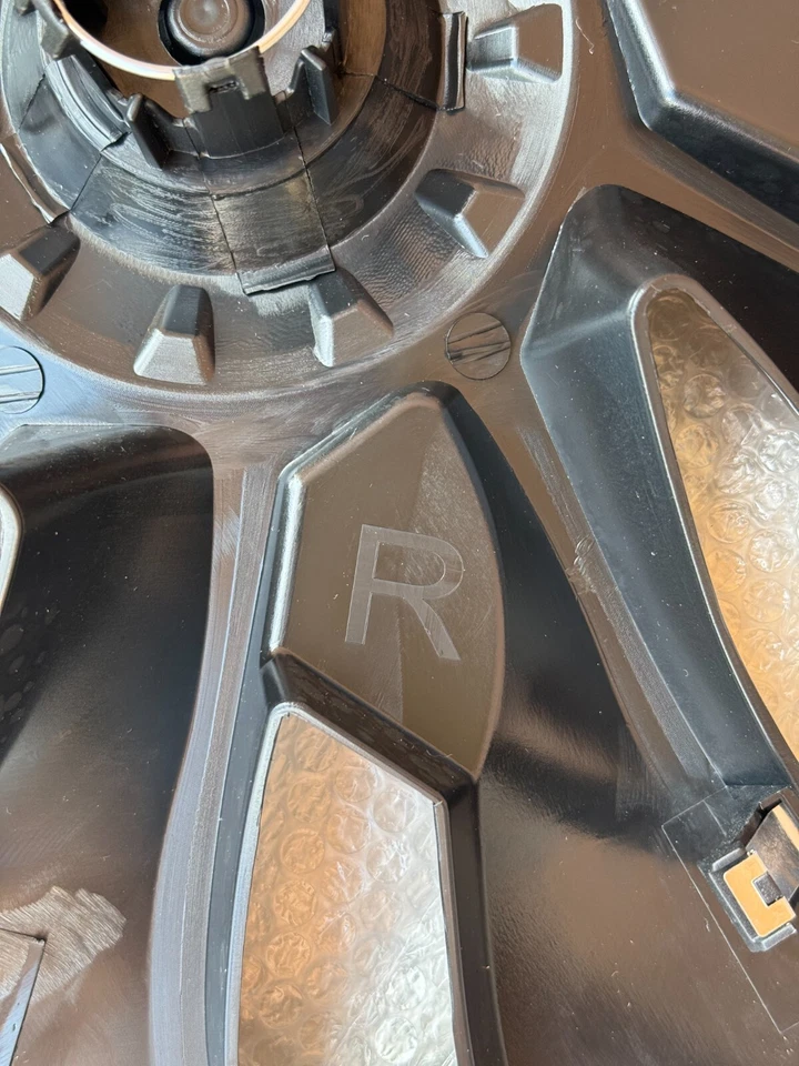 4 copri cerchi Uberturbine neri opachi con logo bianco  L+R - Tesla Model 3 18" - Bild 4 von 4