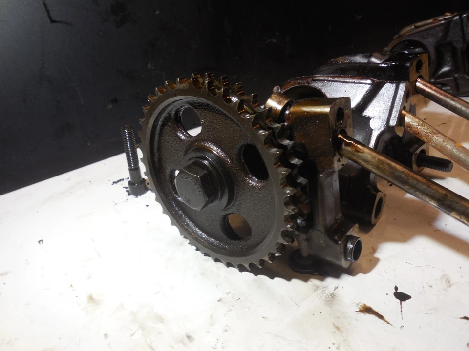 Árbol de levas con soportes de rodamiento 1160520601 izquierdo 86-89 Mercedes Benz R107 560SL Foto 4 de 4