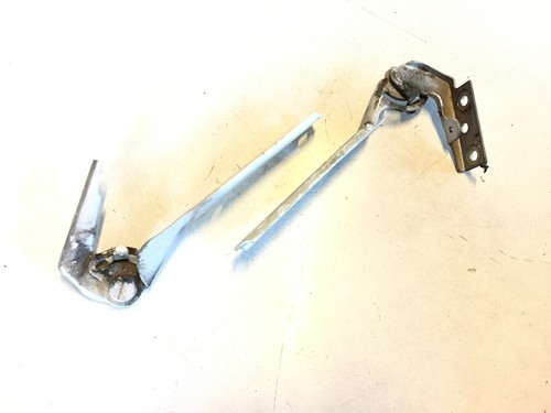 VW Passat 3B Motorhaubenschanier Haubenschanier 3B0823301 3B0823302