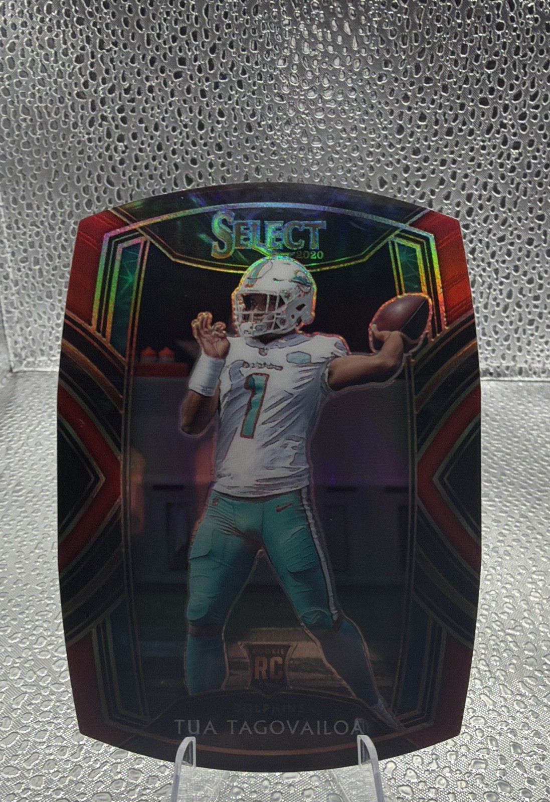 2020 Panini Select - Club Level Tua Tagovailoa #245 Red Prizm Die-Cut (RC)