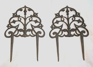 TWO (2) Vintage ARCHITECTURAL CAST IRON Garden Border Edging Fence 10" x 15" Ea.