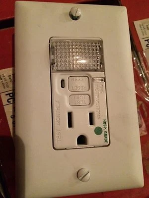 Pass & Seymour PLUGTAIL GFCI Nightlight White 15A PT1595-HGNTLW Hospital Grade