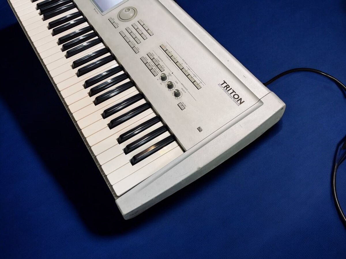 鍵盤楽器 Korg Triton 61 keys Korg Triton 61 key Synthesizer Music Workstation keyboard