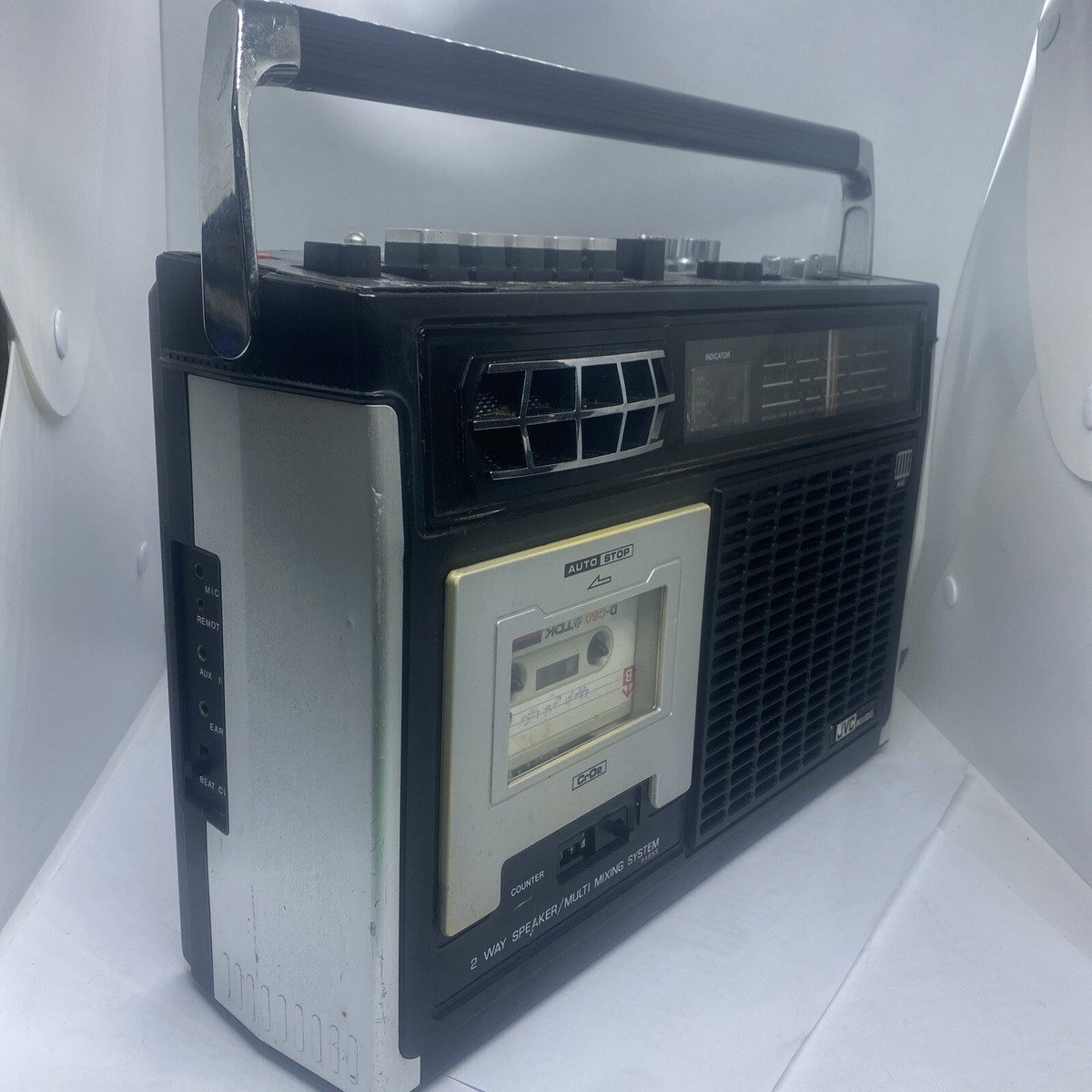 JVC Enregistreur cassette vidéo Pro-Cision 19U 4 têtes Plug & Play JVC Enregistreur cassette vidéo Pro-Cision 19U 4 têtes Plug & Play
