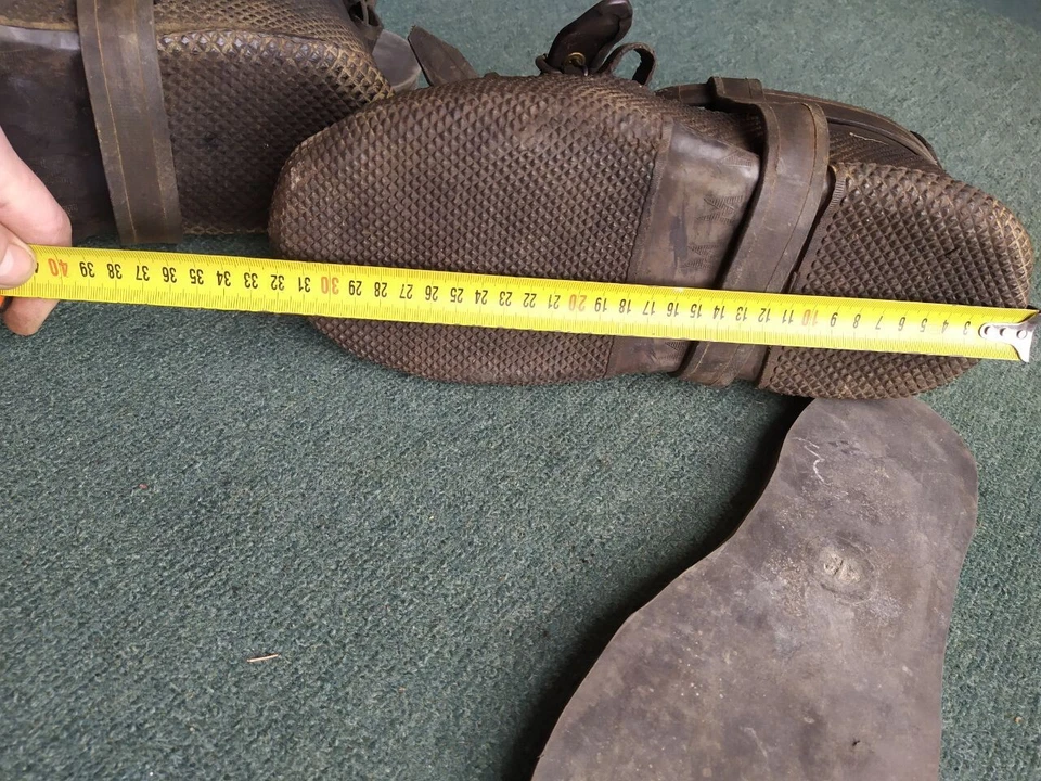 Botas de Goma de Buceo Marina Rusa Casco de Buceo (NO USADAS) 6,5 kg Foto 3 de 4