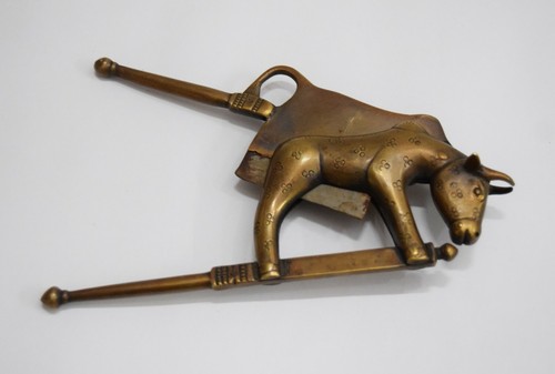 Bull Supari Sarota Messing Kuh Design Kunsthandwerk Mutter Knallbonbon EK397 - Picture 3 of 8